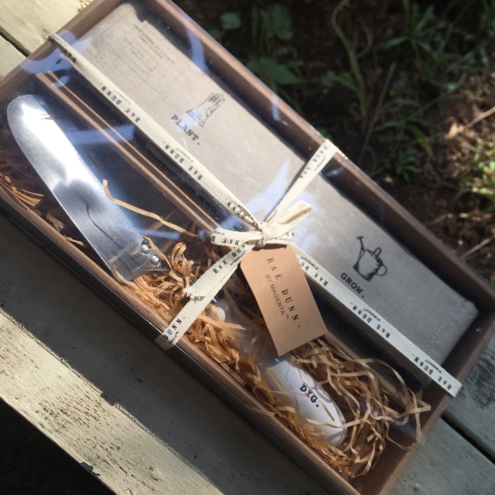 New Rae Dunn “Garden Gift Set”